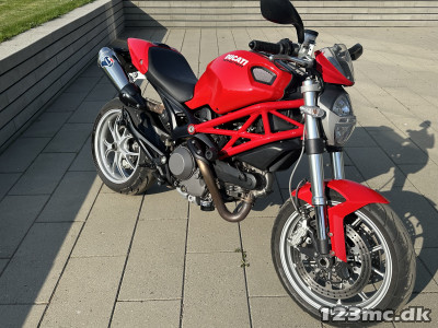 Ducati Monster 1100