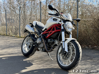 Ducati Monster 1100 S