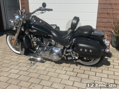 Harley-Davidson FLDE Deluxe Tour