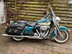 2010 Harley-Davidson FLHRC Road King Classic 2010 Harley-Davidson FLHRC Road King Classic