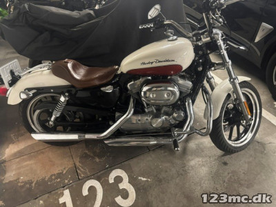 Harley-Davidson XL883C Sportster Custom