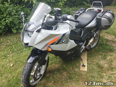 BMW F 800 ST BMW F 800 ST