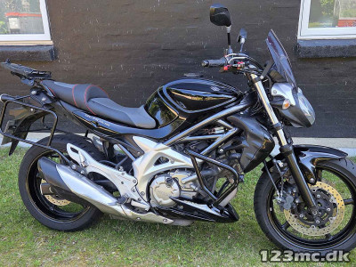Suzuki SFV 650 Gladius Touring