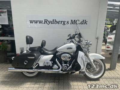 Harley-Davidson FLHRC Road King Classic