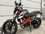 2012 KTM 690 DUKE 2012 KTM 690 DUKE