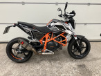 2012 KTM 690 DUKE 2012 KTM 690 DUKE