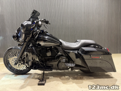 Harley-Davidson FLHX Street Glide Classic