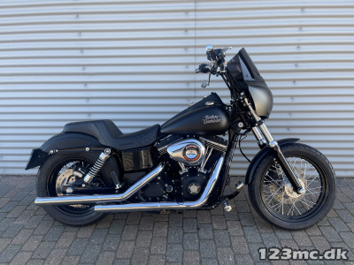Harley-Davidson FXDB Street Bob HMC Motorcykler.  Vi bytter gerne.