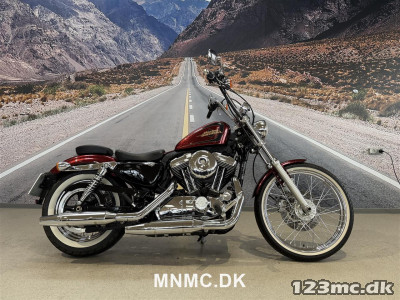 Harley-Davidson XL1200V Seventy Two