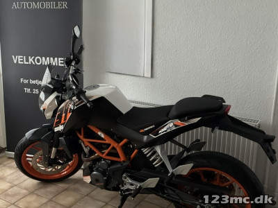 KTM 390 Duke