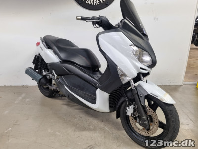 Yamaha X-Max 250