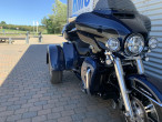 2014 Harley-Davidson FLHTCUTG Tri Glide Ultra