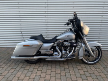 Harley-Davidson FLHXI Street Glide HMC Motorcykler. Vi bytter gerne. Harley-Davidson FLHXI Street Glide HMC Motorcykler. Vi bytter gerne.