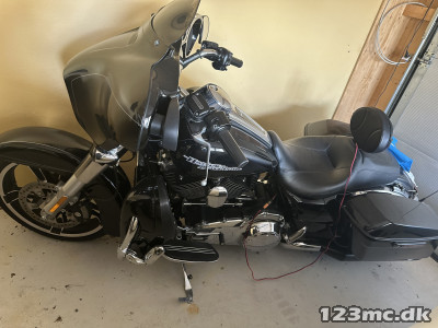 Harley-Davidson FLHXS Street Glide Special Tour