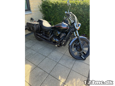 Kawasaki VN 900 Custom Black line