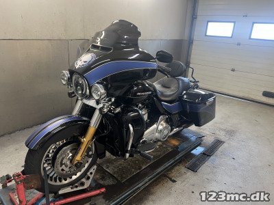 Harley-Davidson FLHTK Electra Glide Ultra Limited