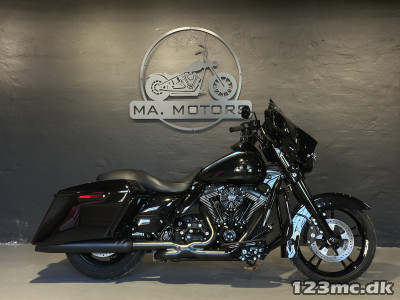 Harley-Davidson FLHXS Street Glide Special