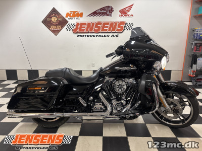 Harley-Davidson FLHXS Street Glide Special