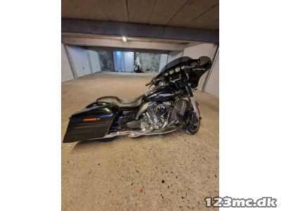 Harley-Davidson FLHXS Street Glide Special