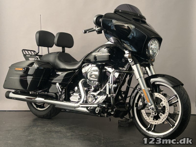 Harley-Davidson FLHXS Street Glide Special