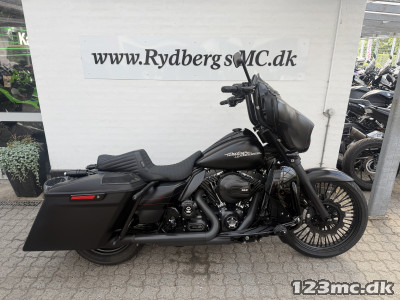 Harley-Davidson FLHXS Street Glide Special m/ elektronisk bakgear