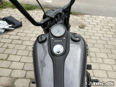 Harley-Davidson FXDB Street Bob Extreme Machine