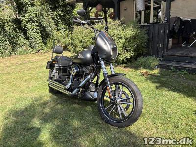Harley-Davidson FXDBC Street Bob Special