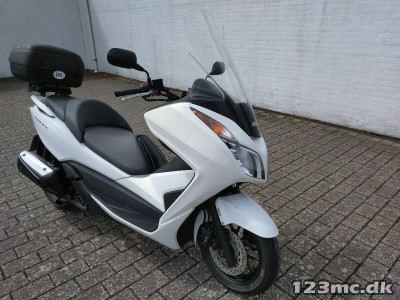 Honda NSS 300 Forza