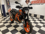2016 KTM 690 DUKE R 2016 KTM 690 DUKE R