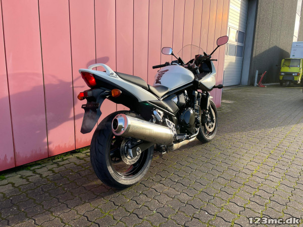 Cyleto Bremsbeläge Satz Vorne & Hinten Für Suzuki GSF650 Bandit 650 (2007-2011) – Semi-Metallic