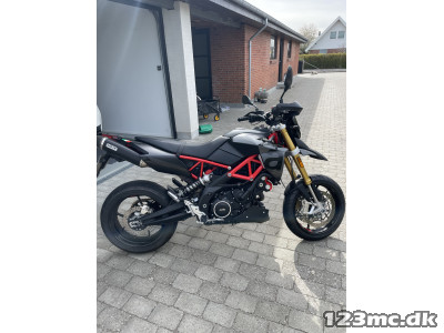 Aprilia Dorsoduro 900