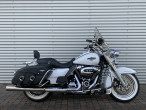 Harley-Davidson FLHRC Road King Classic HMC Motorcykler. Vi bytter gerne.