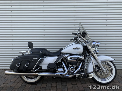Harley-Davidson FLHRC Road King Classic HMC Motorcykler. Vi bytter gerne.