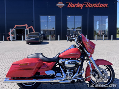 Harley-Davidson FLHXS Street Glide Special Touring