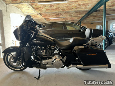 Harley-Davidson FLHXS Street Glide Special Harley-Davidson FLHXS Street Glide Special