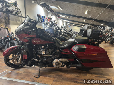 Harley-Davidson FLHXSE CVO Street Glide