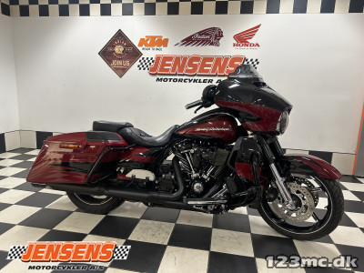 Harley-Davidson FLHXSE CVO Street Glide