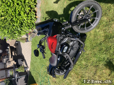 Harley-Davidson XL883N Iron 883