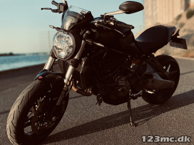 Ducati Monster 821 Sport Dark