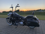 2018 Harley-Davidson FLDE Deluxe