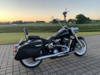 2018 Harley-Davidson FLDE Deluxe