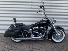 Harley-Davidson FLDE Deluxe HMC Motorcykler. Vi bytter gerne.