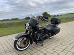 2018 Harley-Davidson FLHCS Heritage Classic
