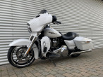 2018 Harley-Davidson FLHXS Street Glide Special