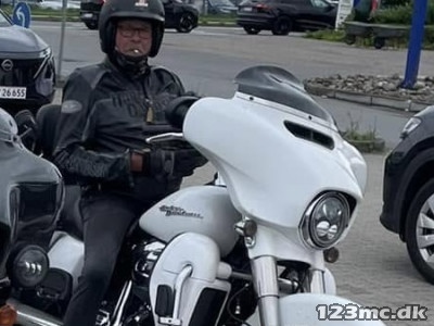 Harley-Davidson FLHXS Street Glide Special