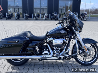 Harley-Davidson FLHXS Street Glide Special