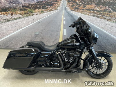 Harley-Davidson FLHXS Street Glide Special