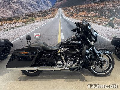Harley-Davidson FLHXS Street Glide Special