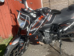 2018 KTM 690 DUKE 2018 KTM 690 DUKE