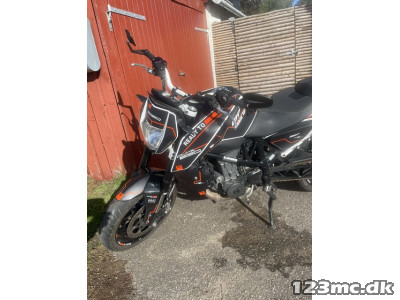 KTM 690 DUKE
